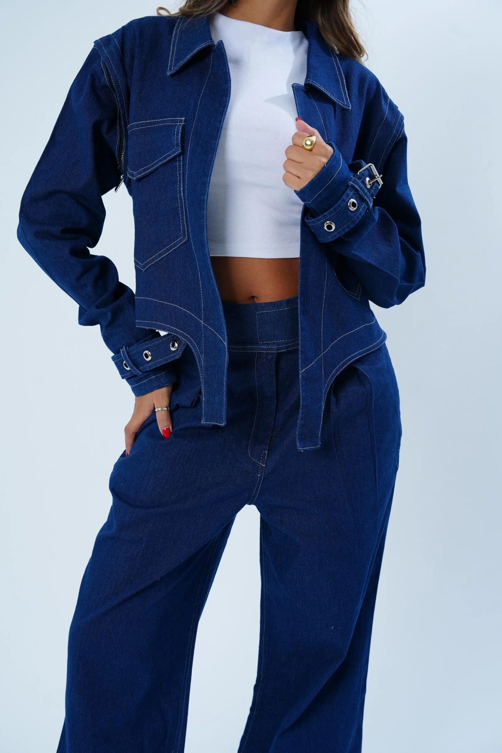 The zipper denim jacket