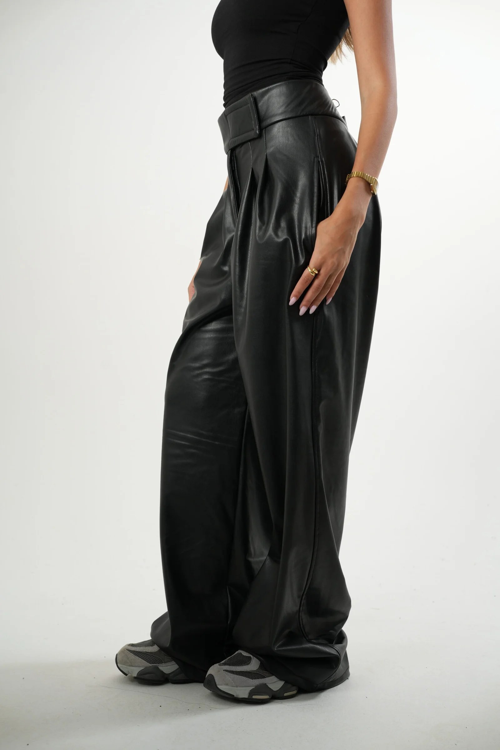 Tailored leather — view 3
