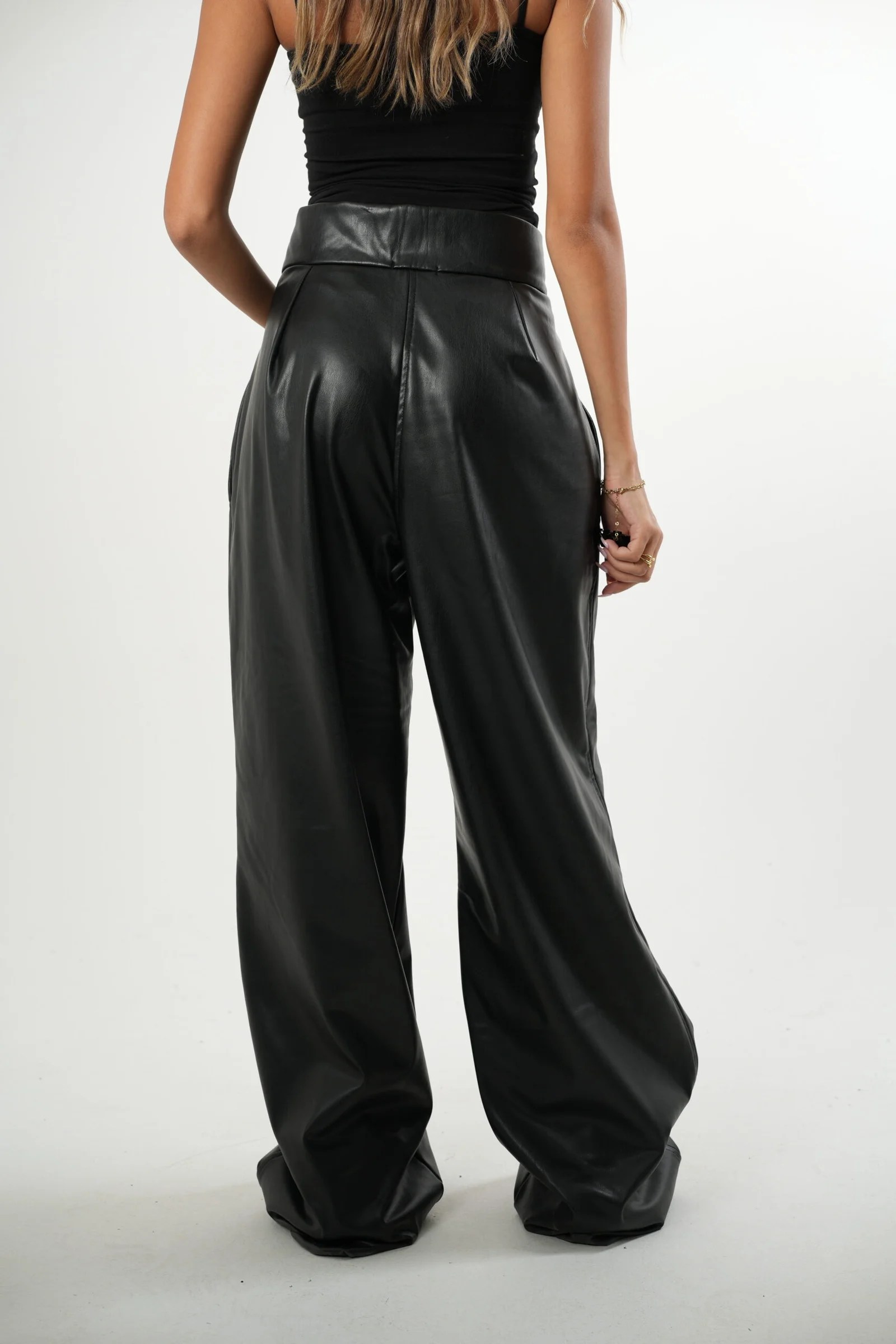 Tailored leather — view 4