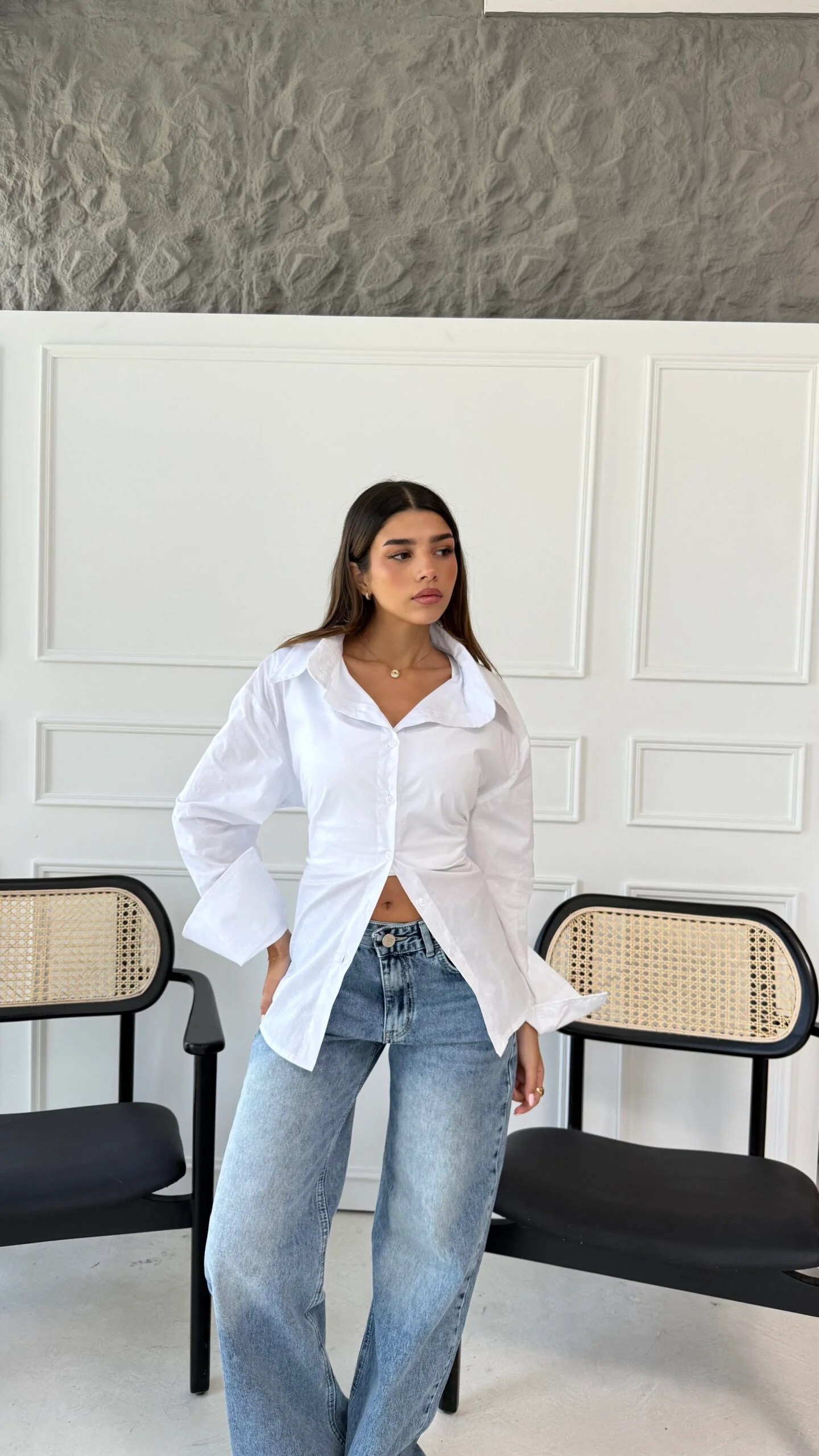 Snatching chemise — view 14