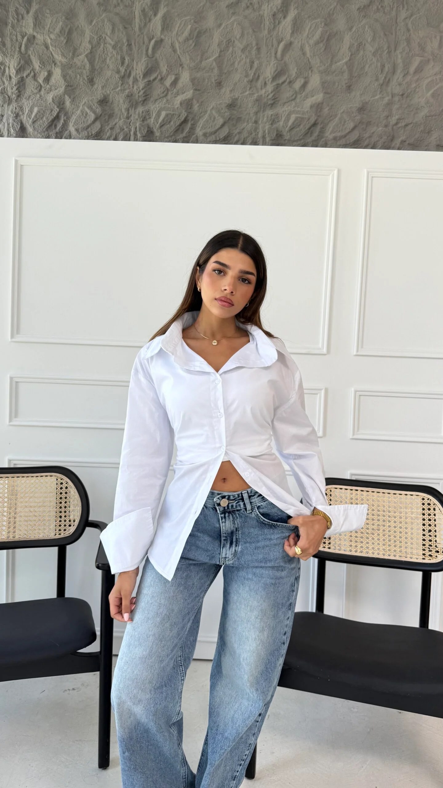 Snatching chemise — view 17