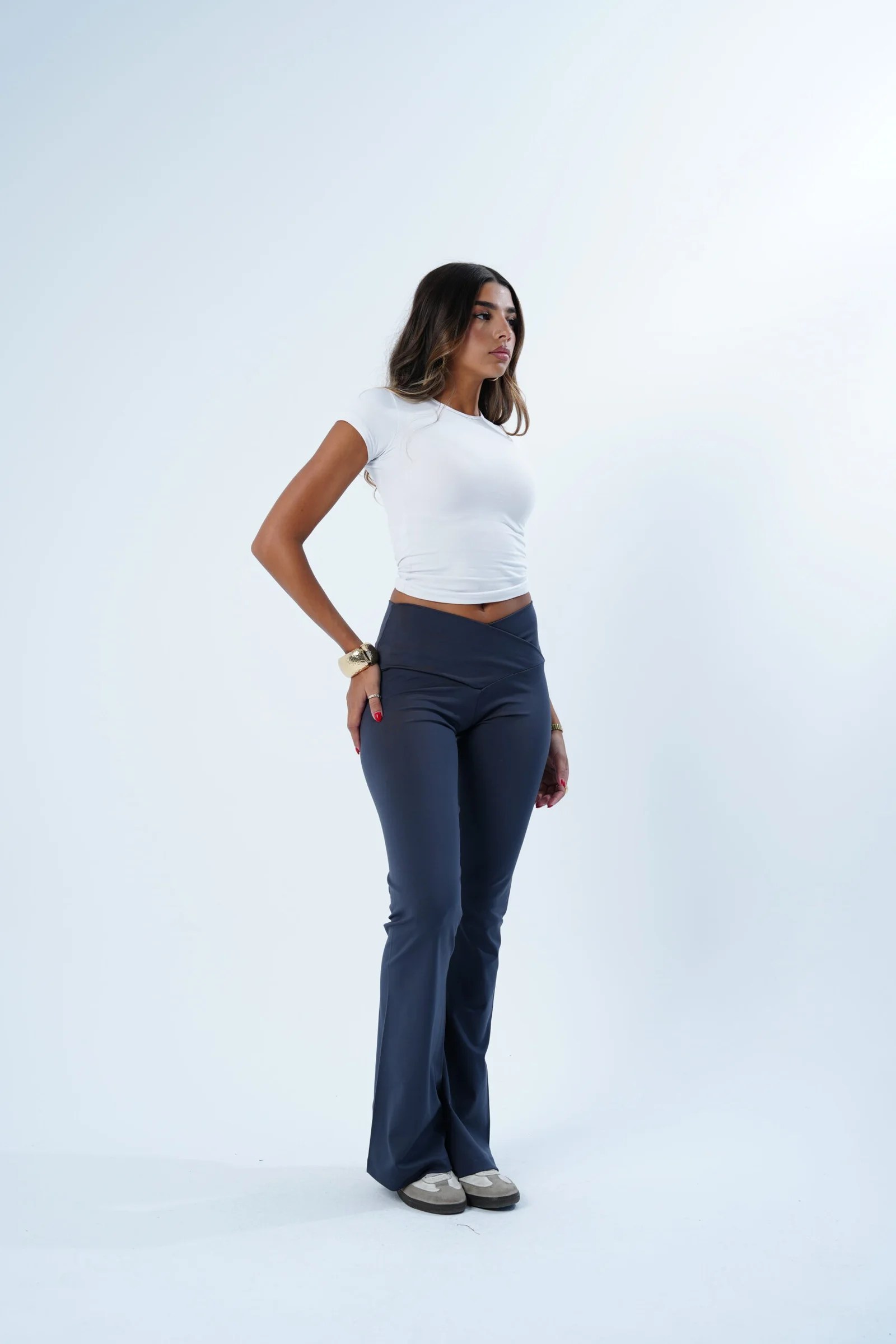 The V waist Yoga pants — view 15