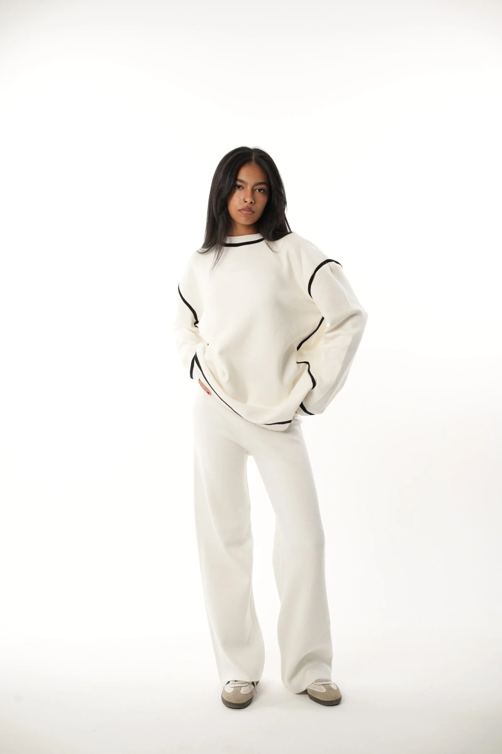 B&W knit set