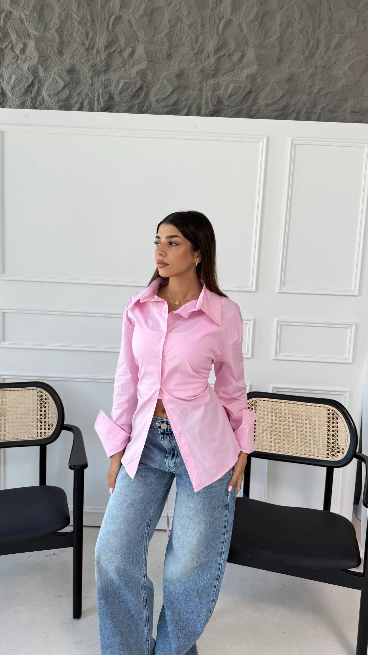 Snatching chemise — view 11