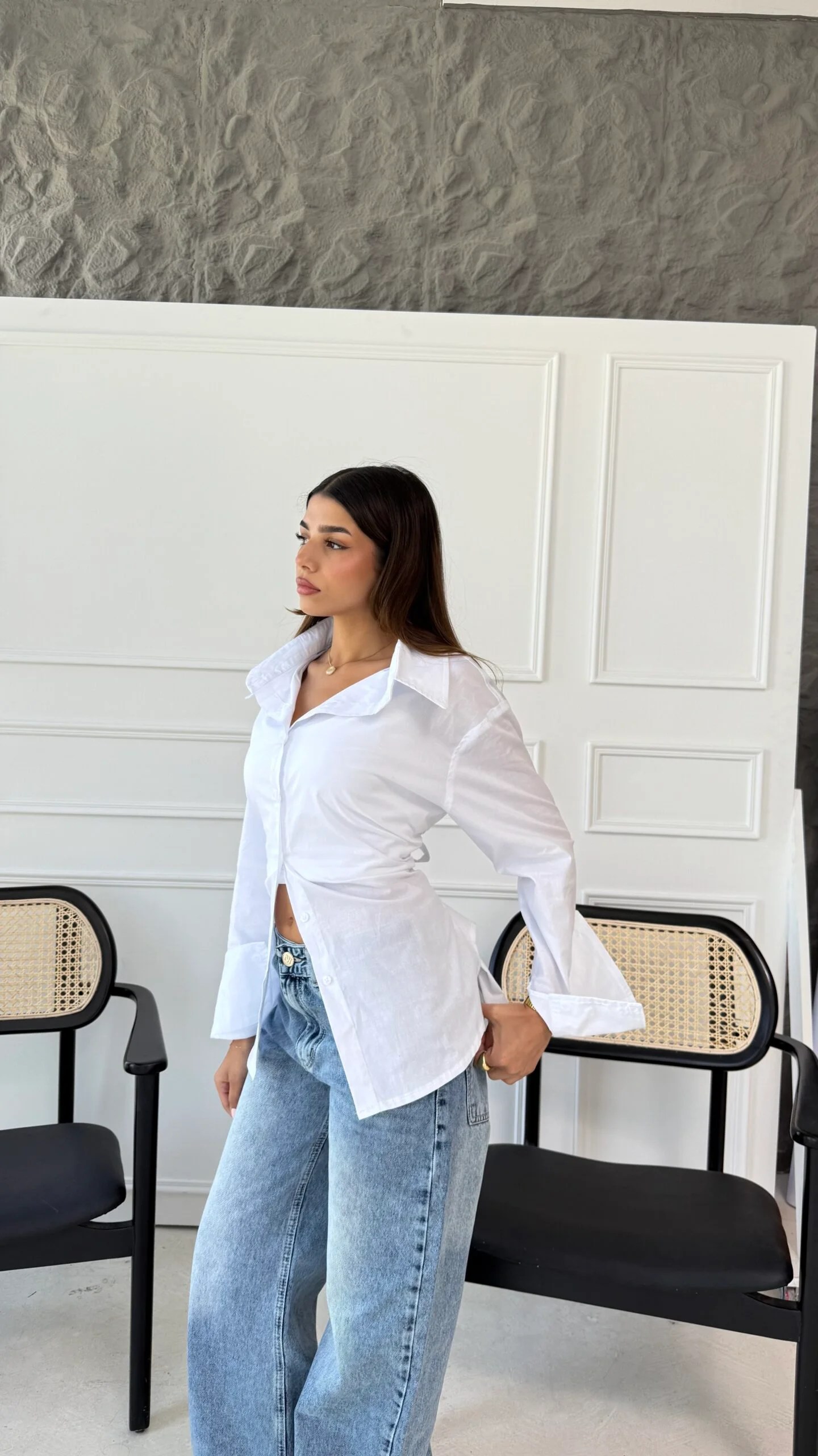 Snatching chemise — view 15