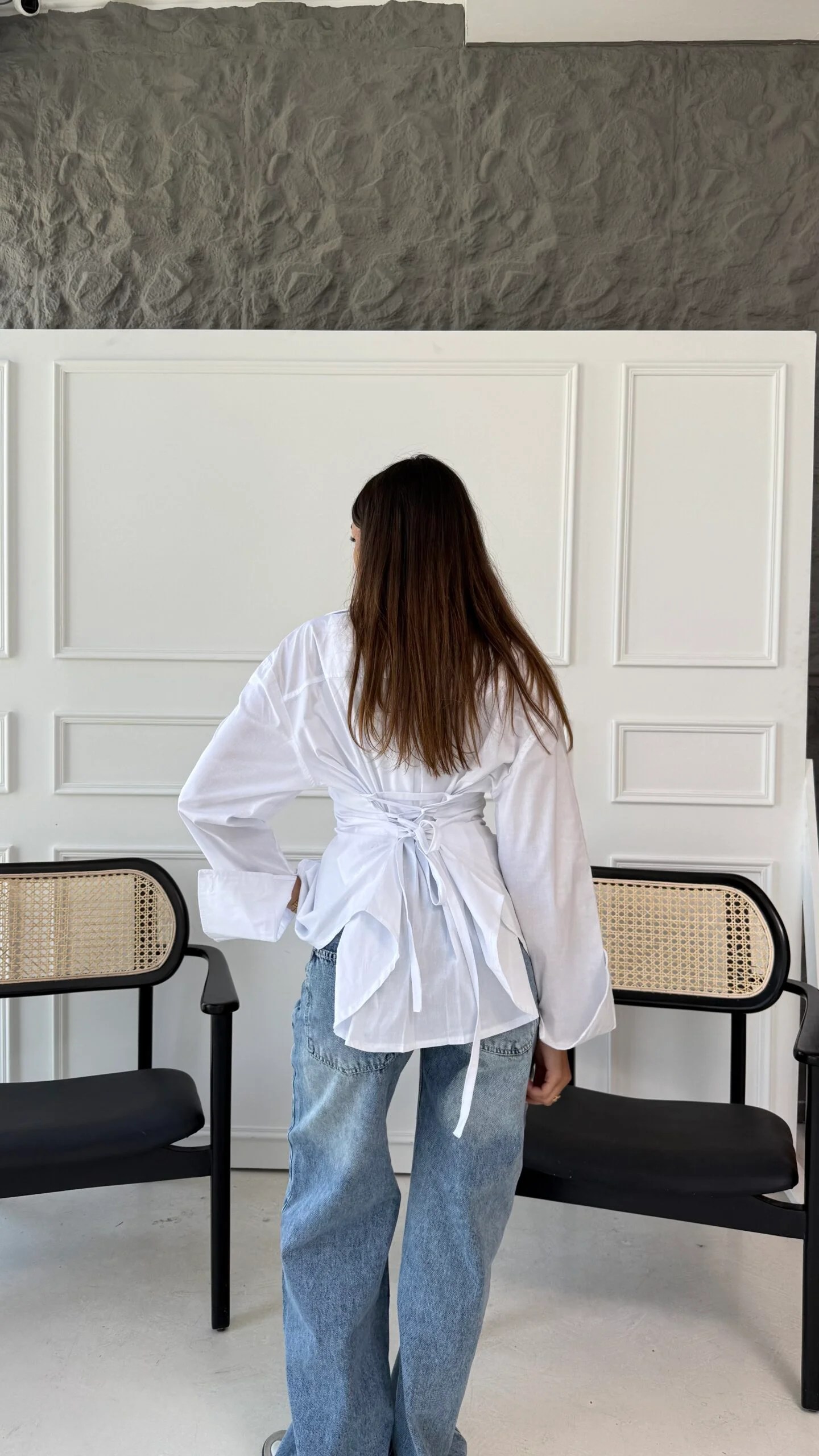 Snatching chemise — view 13