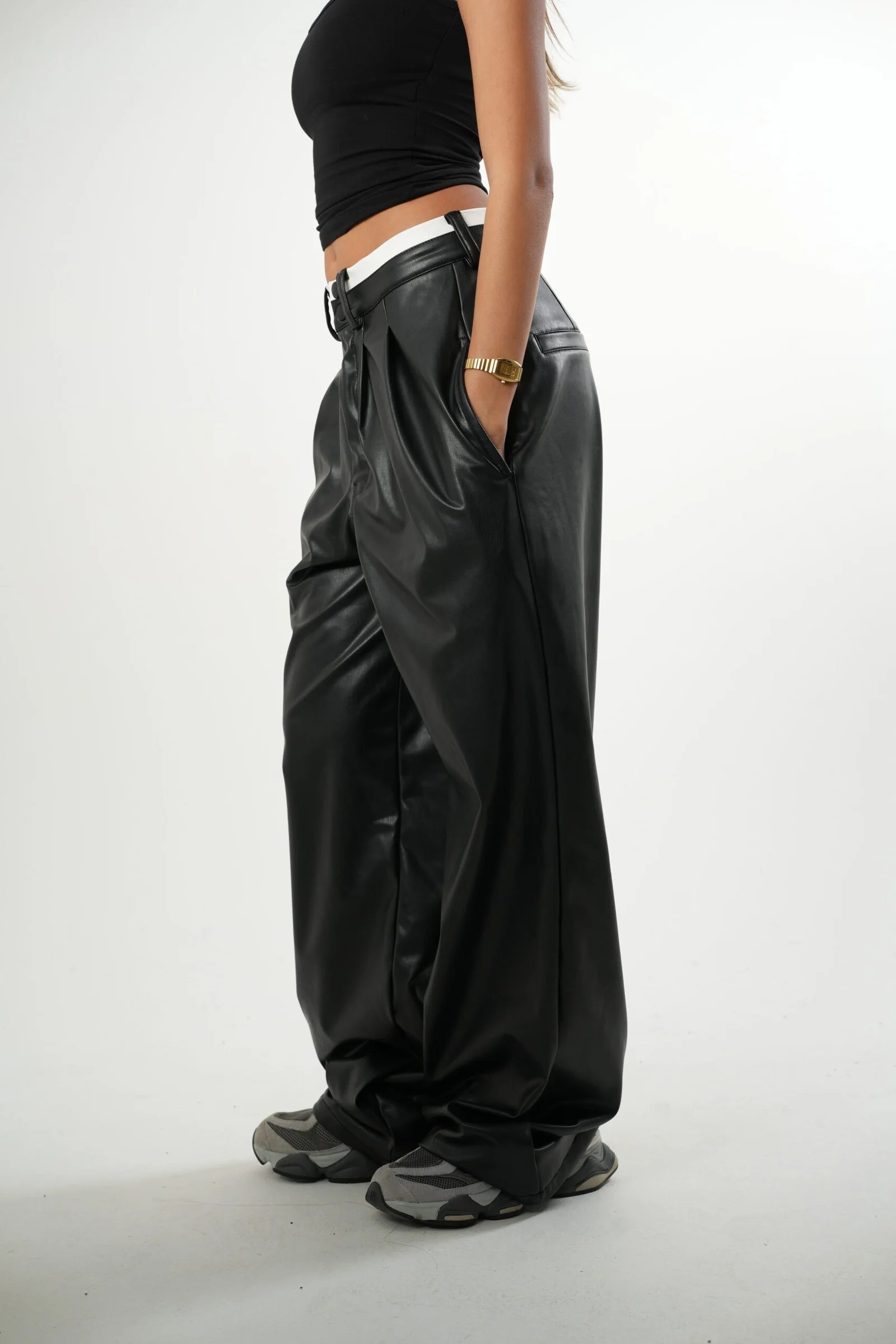 White waist leather — view 3