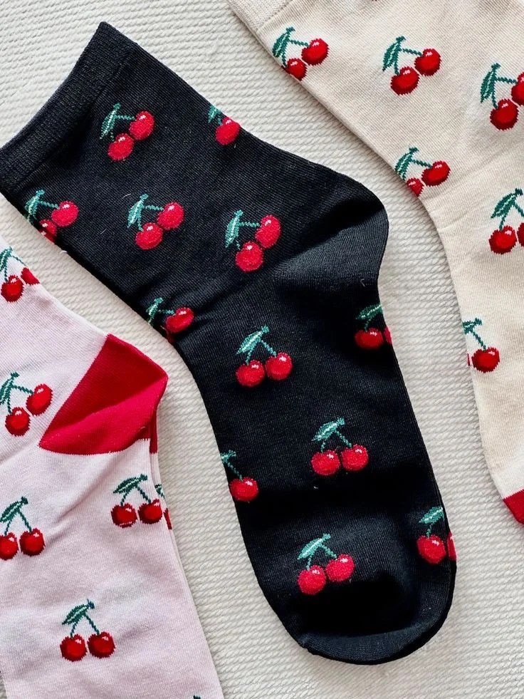 Cherries socks ??
